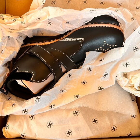 Limited Edition Dr Martens Caitie leather buckle platform boots- size 10 NEW - Picture 3 of 14